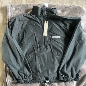 FEAR OF GOD ESSENTIALS cropped track jacket black xs